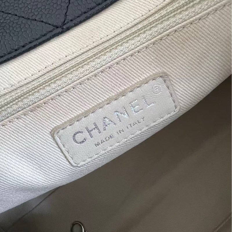 CHANEL 黑色銀扣菱格紋手提托特包 26*24*11 98新配件塵袋-9