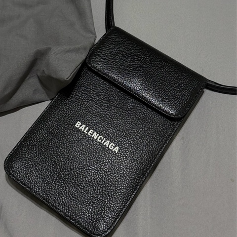 Balenciaga 黑色手機包