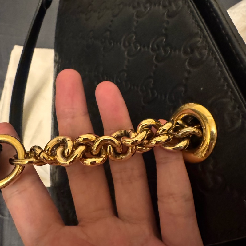 Gucci黑色牛皮老花壓紋鏈條肩背包-11
