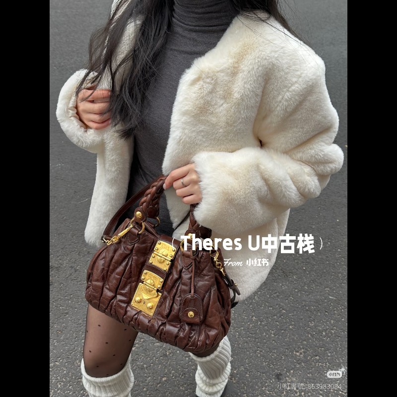 【Miu Miu 】造型皮革三用包-3