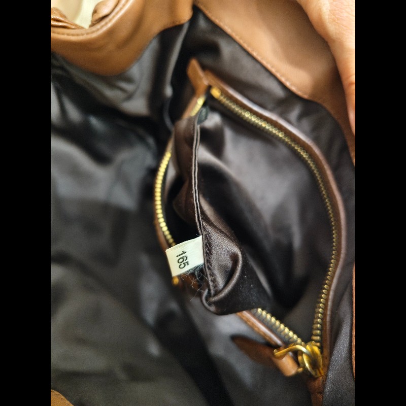 【Miu Miu 】造型皮革三用包-28