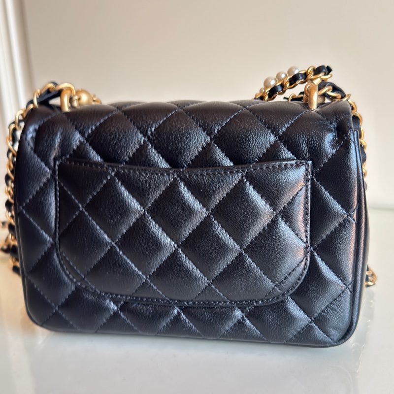 CHANEL 珍珠鏈條翻蓋包mini 17cm-1