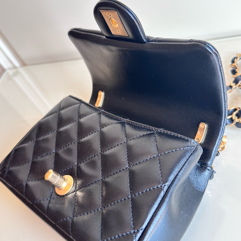CHANEL 珍珠鏈條翻蓋包mini 17cm-3