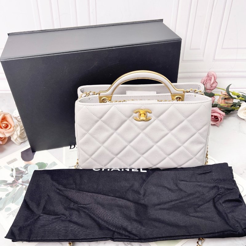 CHANEL 皮穿鏈 菱格 手柄 金屬購物包 衣架包 小羊皮 小號 灰色 23X8X15 98新配件盒子購證塵袋-1