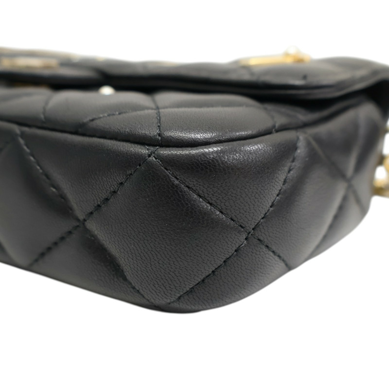 黑色 菱格紋 羊皮 Charm Flap Phone Holder 鍊帶 肩背包【CHANEL 香奈兒】 AP2096-10
