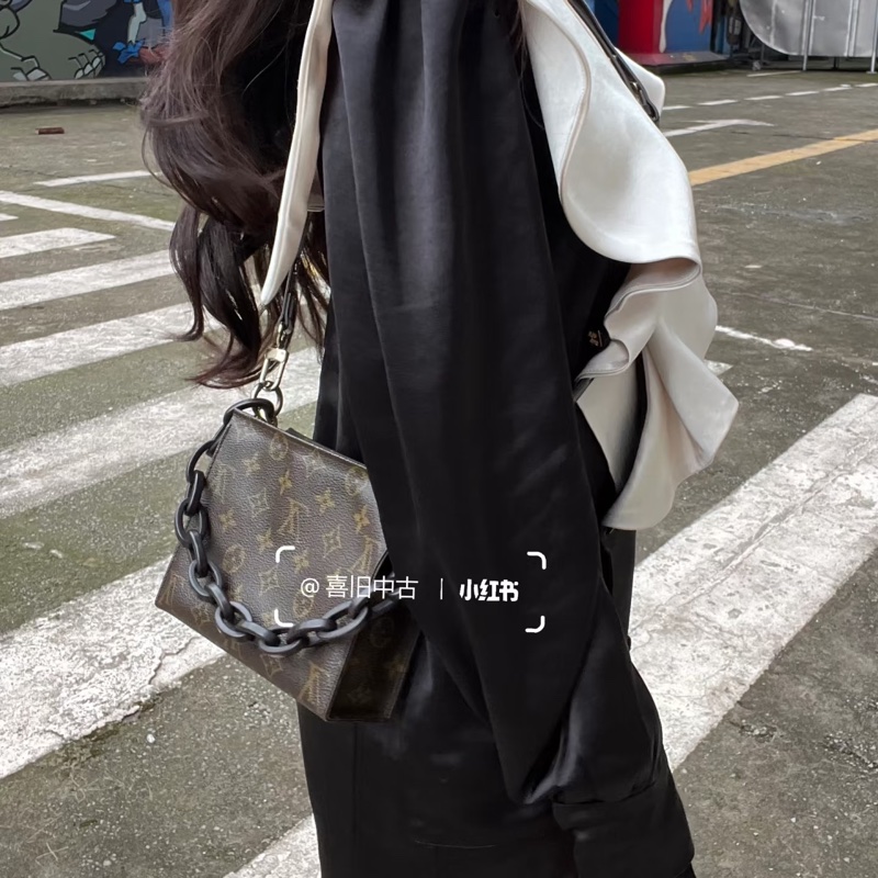 𝕃𝕍 M47544鏈條包梳洗包19🏅 #手提肩背斜背都可以-3