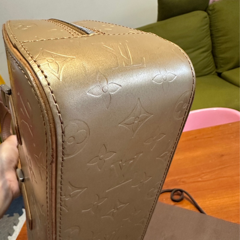 Louis Vuitton Shelton-4