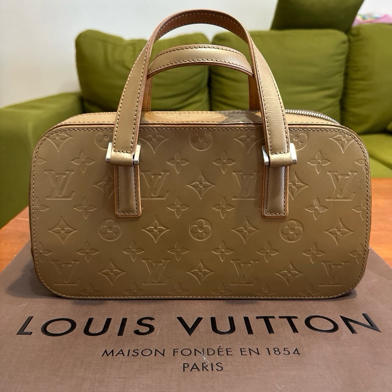 Louis Vuitton Shelton-6