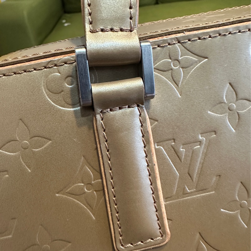 Louis Vuitton Shelton-10