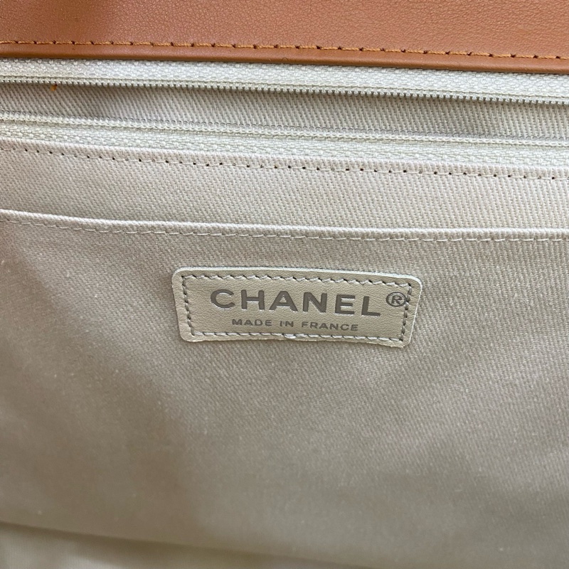 罕見閒置新 Chanel/香奈兒 牛皮菱格紋貝嫂機場包 15開 尺寸：32*22*7-5