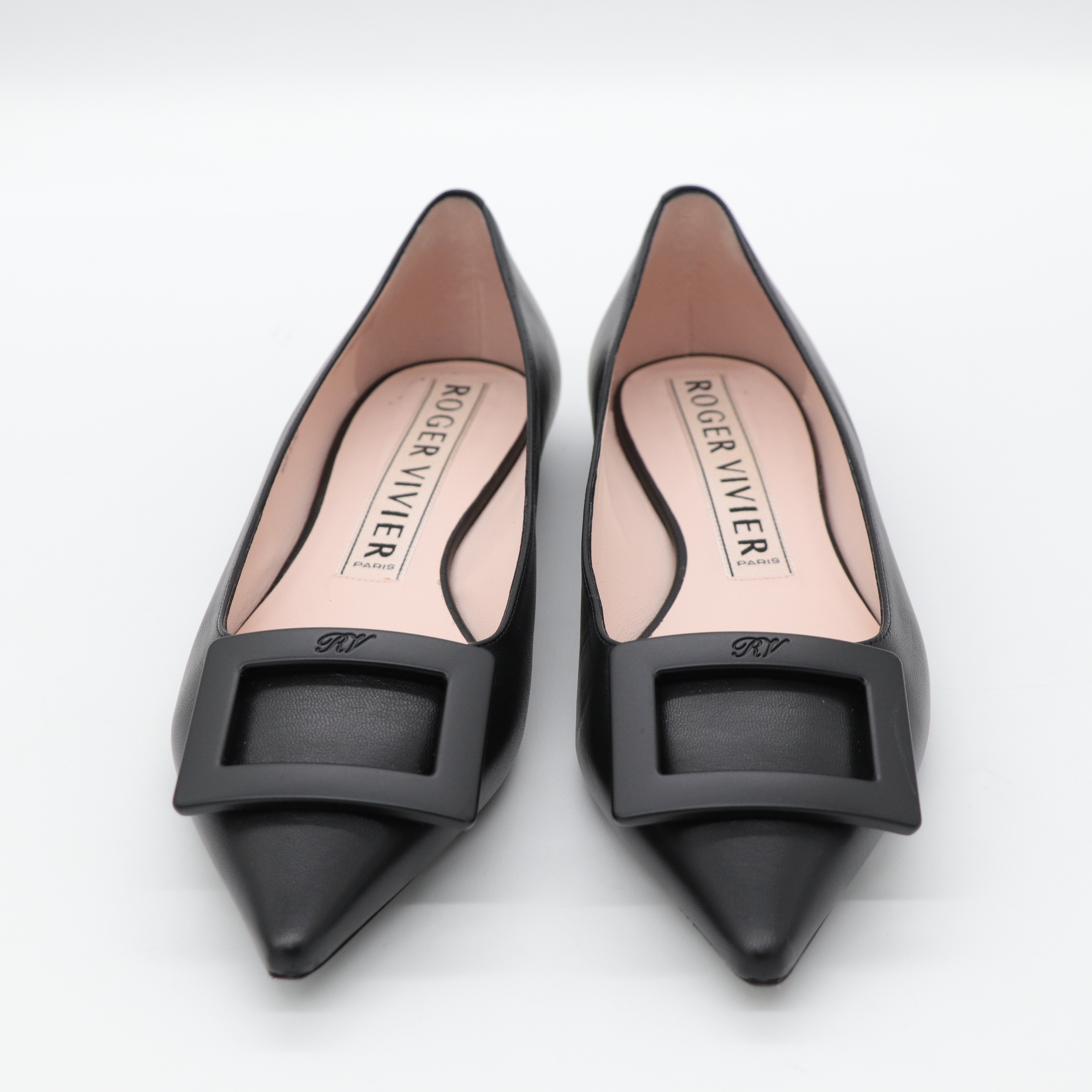 Roger Vivier 黑色牛皮 釦子 平底鞋-1