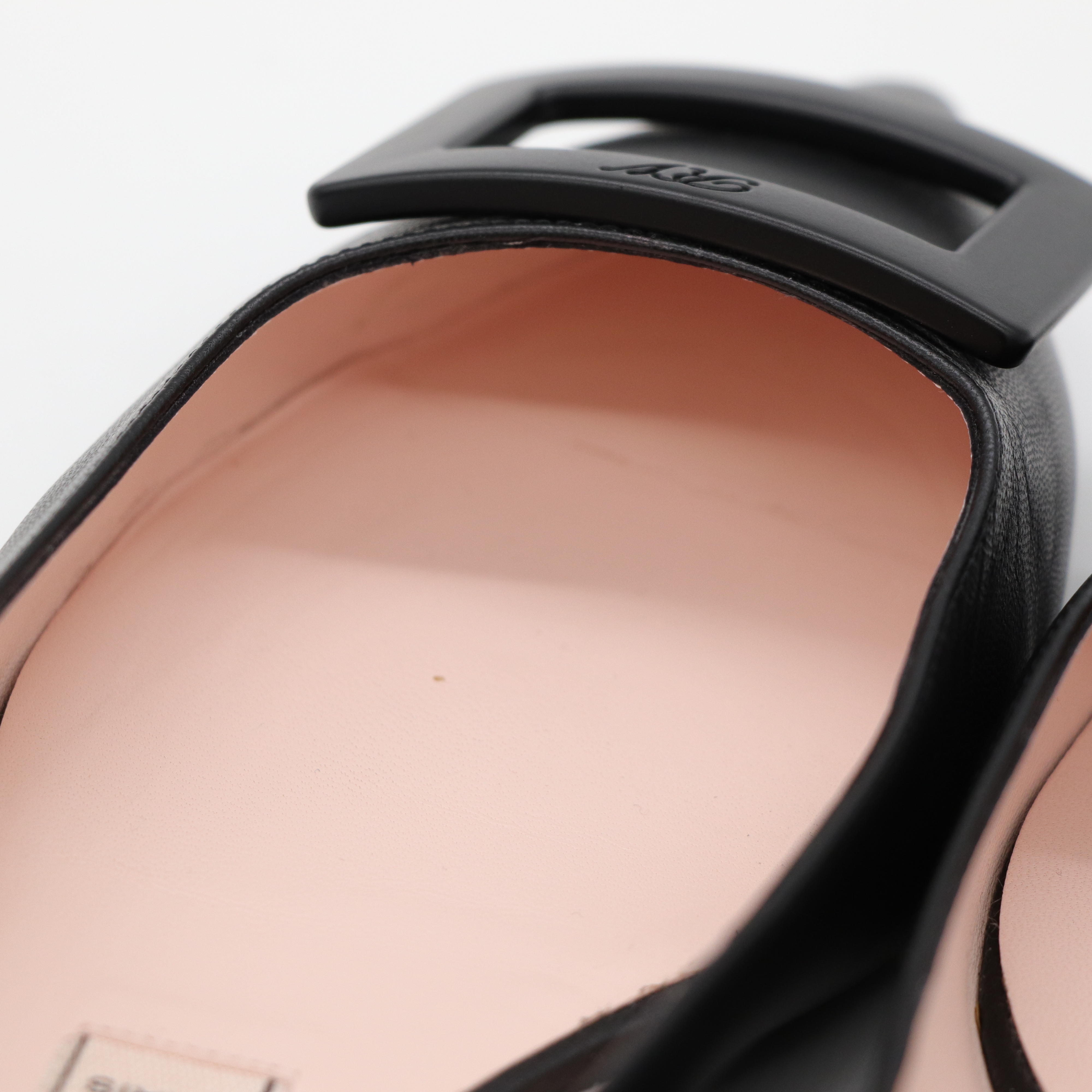 Roger Vivier 黑色牛皮 釦子 平底鞋-8