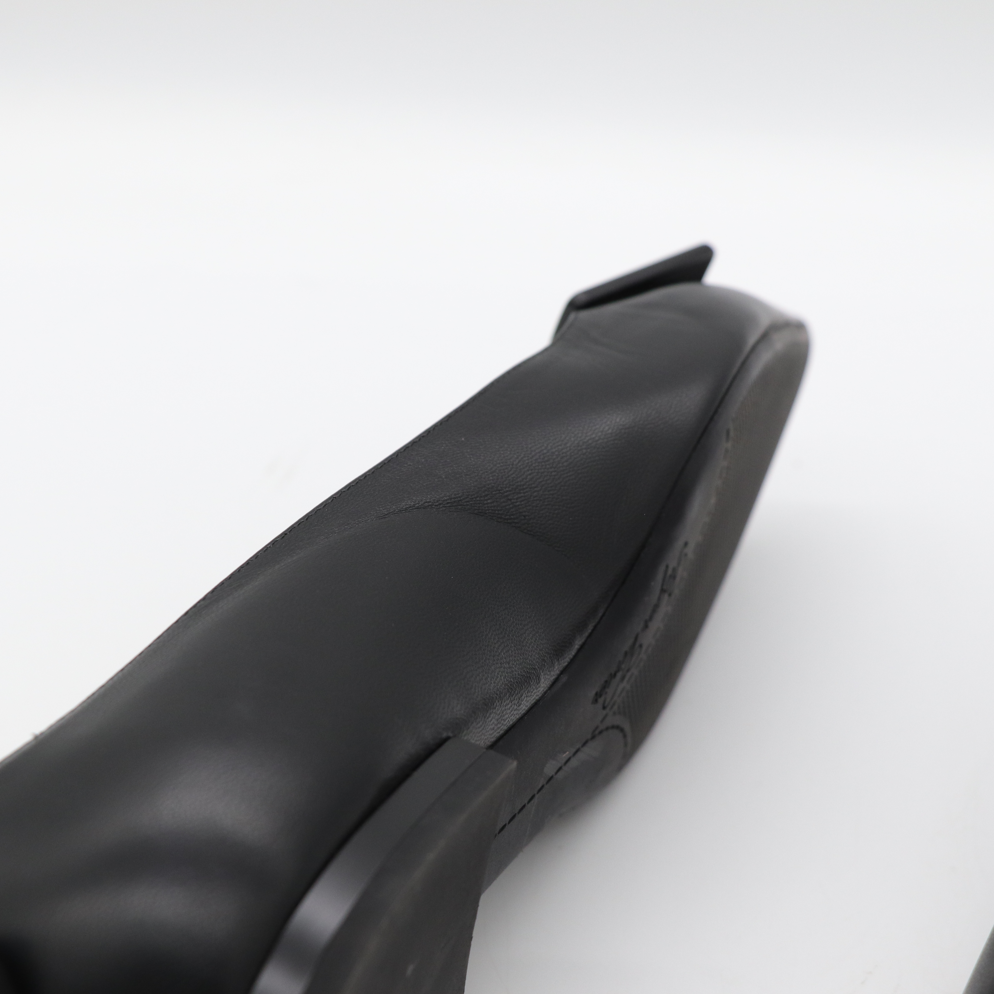 Roger Vivier 黑色牛皮 釦子 平底鞋-9