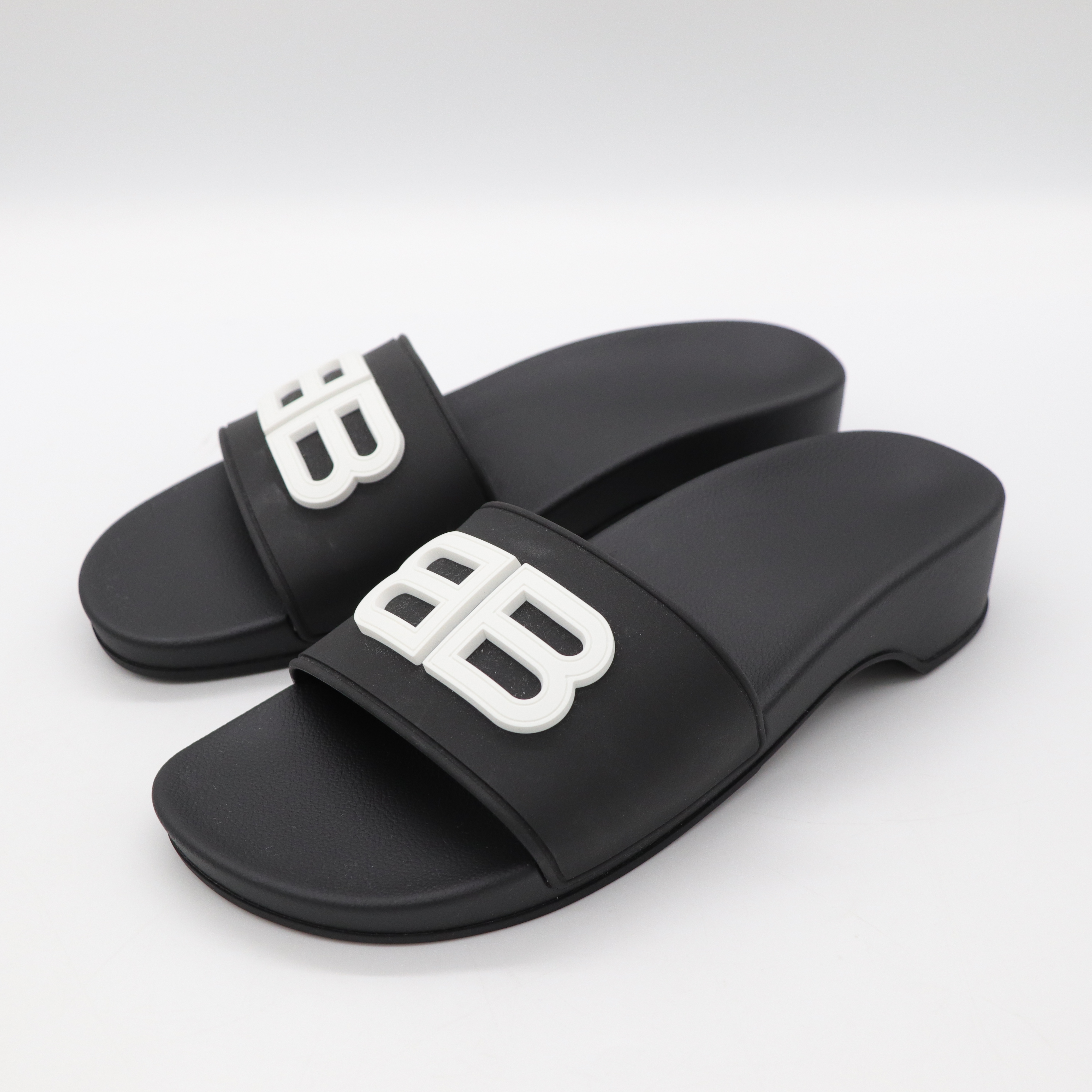 Balenciaga 巴黎世家 黑色 PU 拖鞋-1