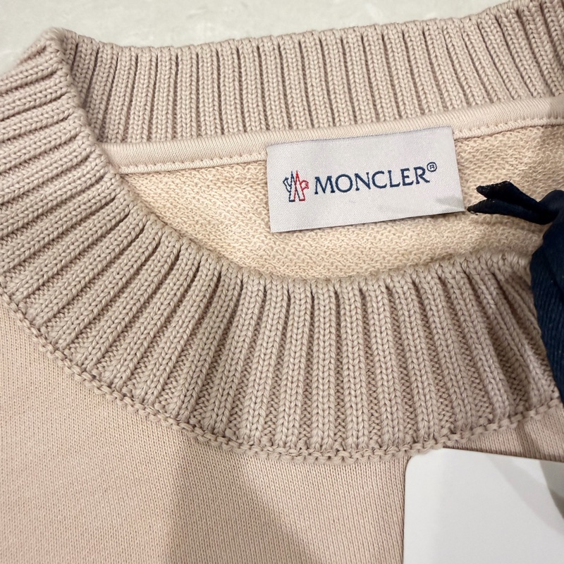 Moncler 圓領落肩英文字母刺繡衫/沙色-3