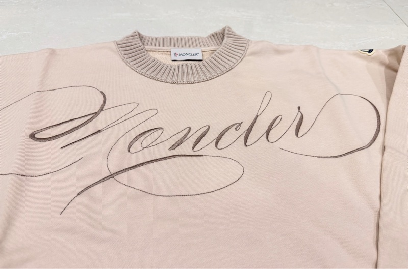 Moncler 圓領落肩英文字母刺繡衫/沙色-6