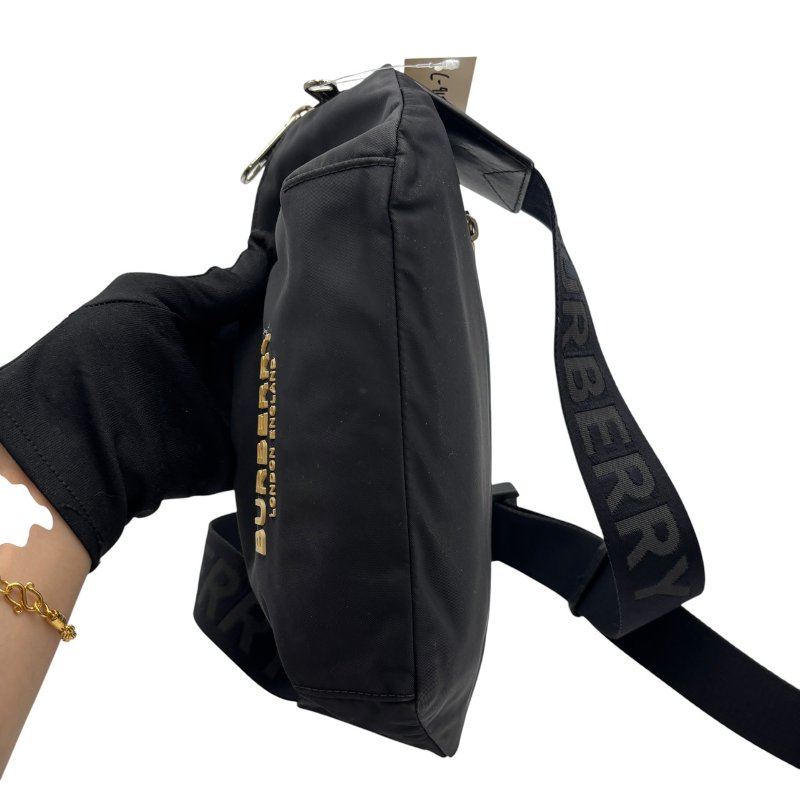 【美收精品】BURBERRY 黑腰包 C-465【隔月月中將轉賣至日本 上架期限30天】-5