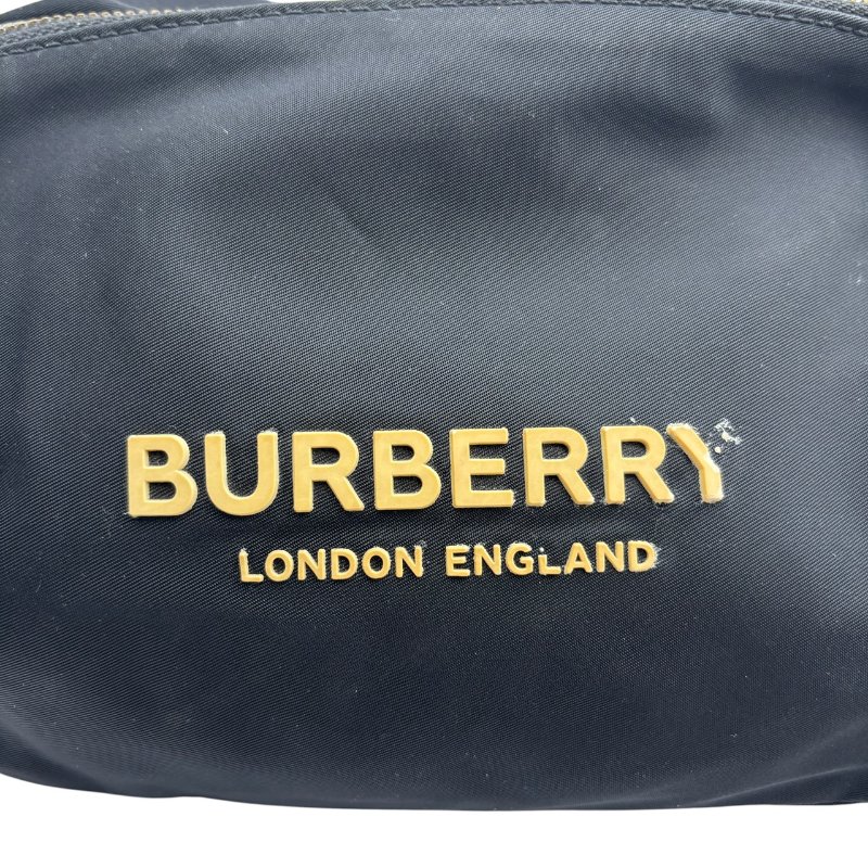 【美收精品】BURBERRY 黑腰包 C-465【隔月月中將轉賣至日本 上架期限30天】-6