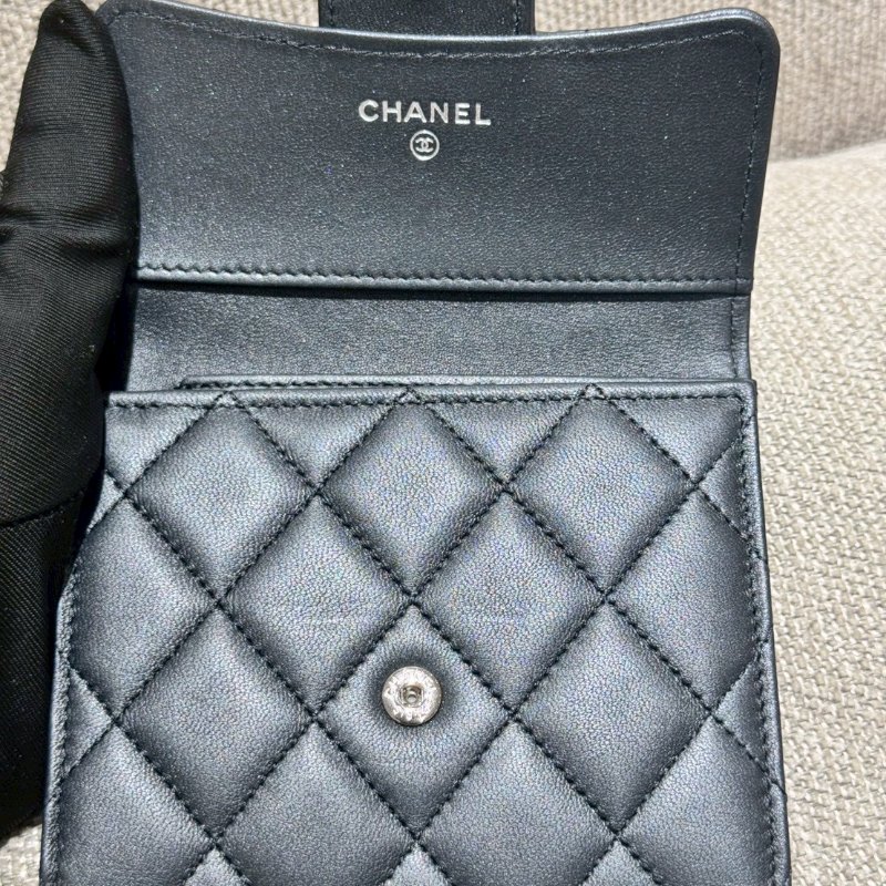 CHANEL So Black三折短夾-6