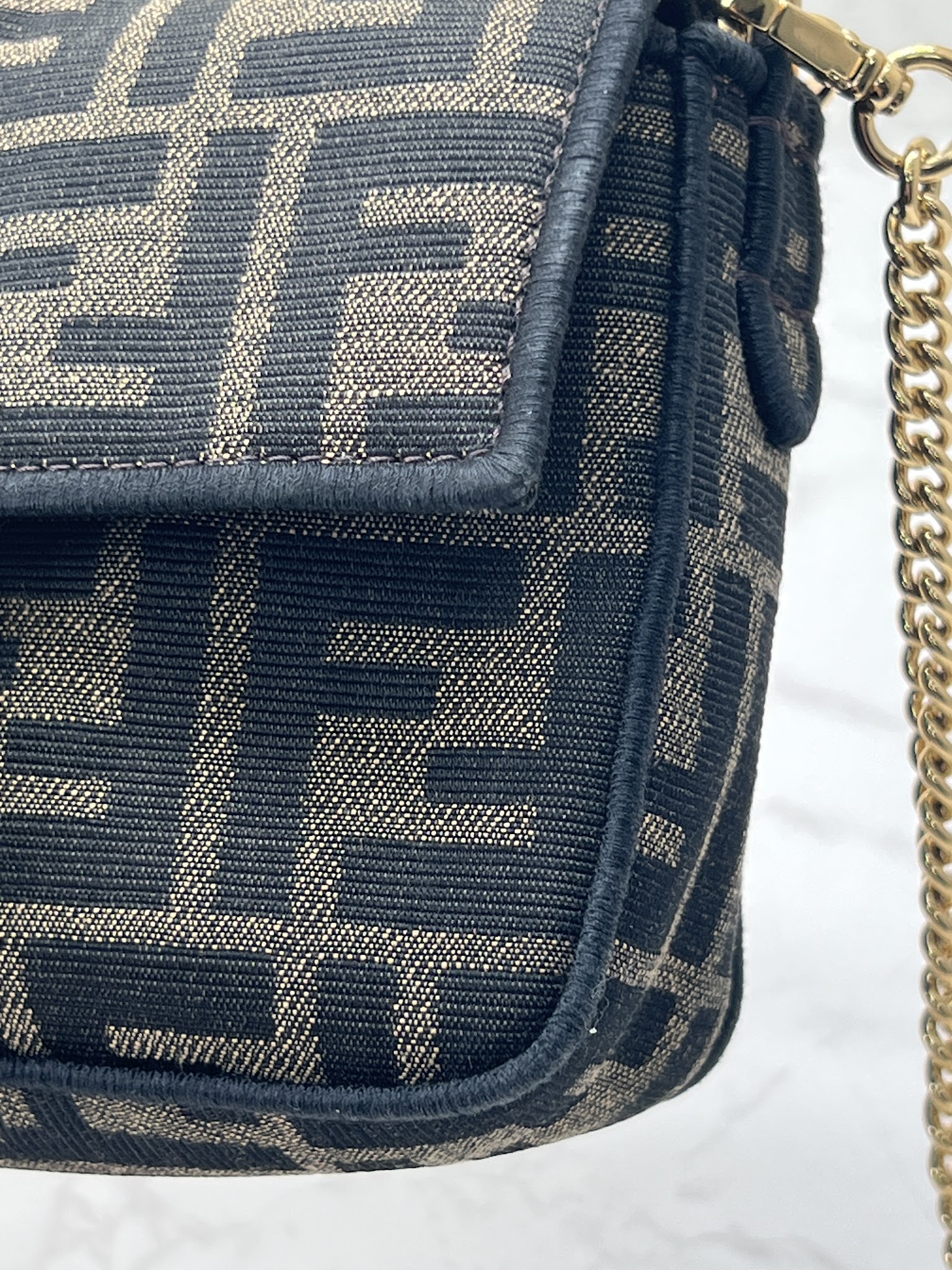 香緹國際精品 FENDI 法棍 MINI 828-4