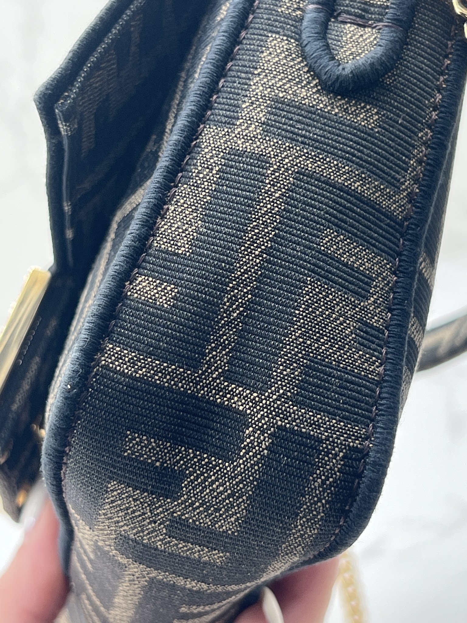 香緹國際精品 FENDI 法棍 MINI 828-6