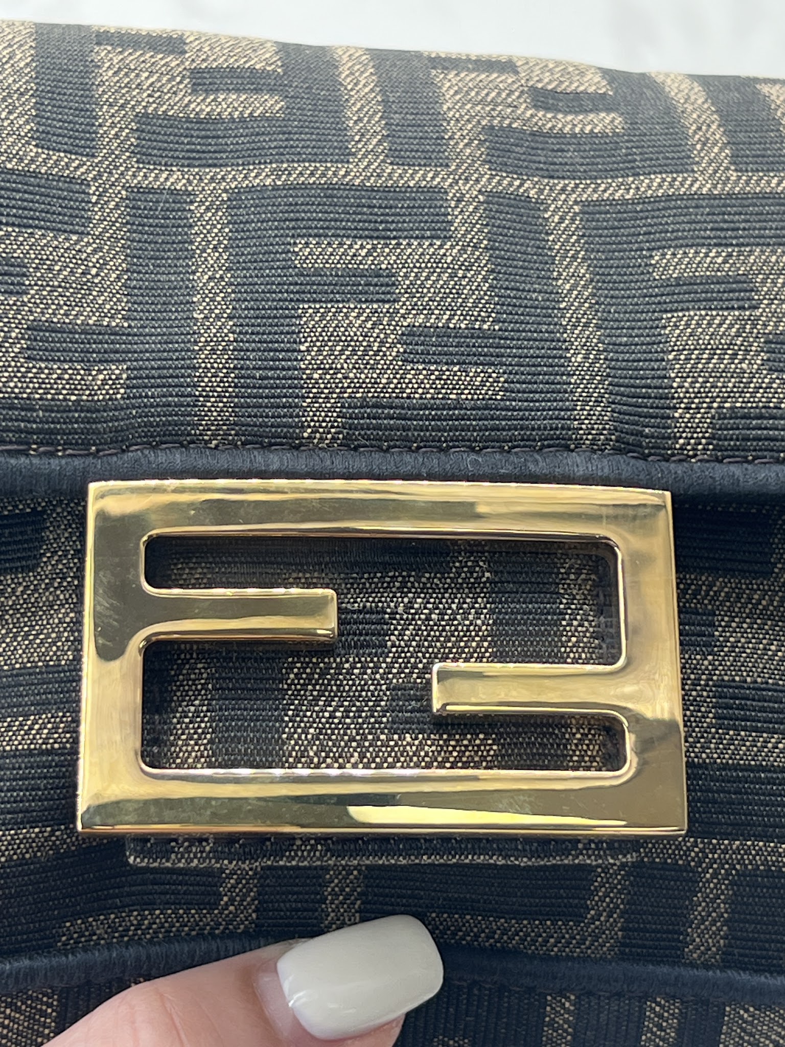 香緹國際精品 FENDI 法棍 MINI 828-7