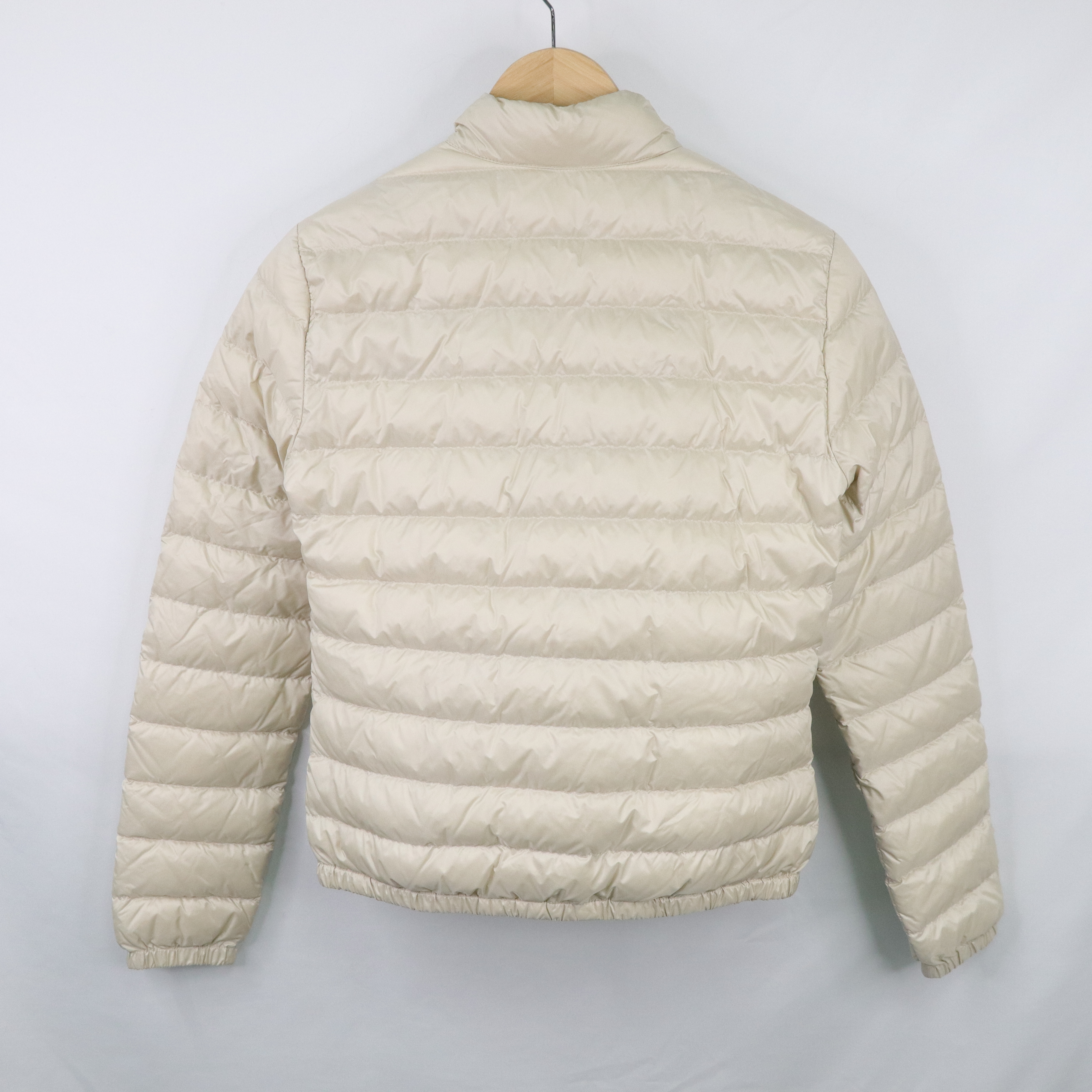 MONCLER 羽絨外套 米白 口袋 冬天外套 女生外套 雪地外套-3