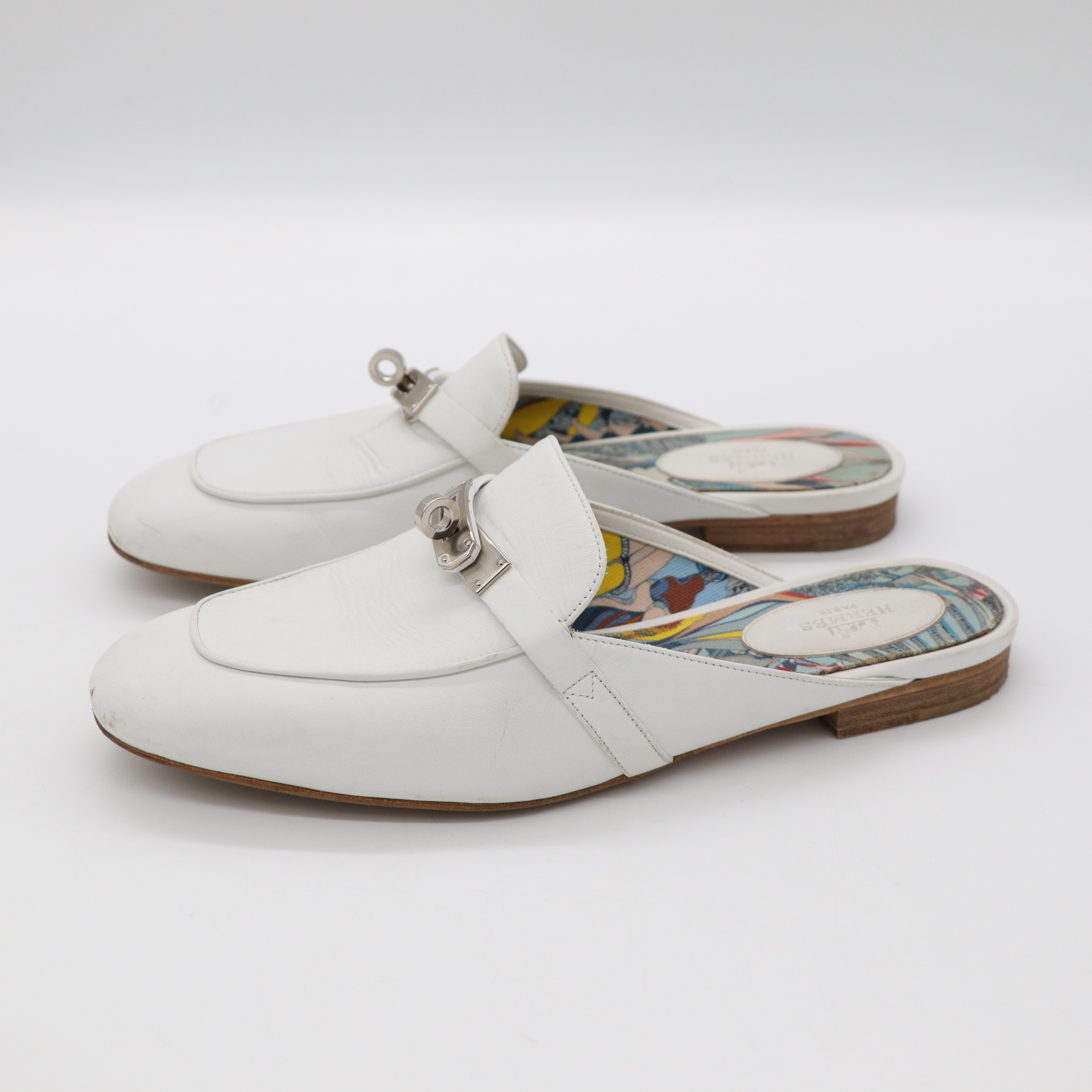Hermès 愛馬仕 白色牛皮 Kelly 銀扣 絲巾內裡 穆勒鞋-1