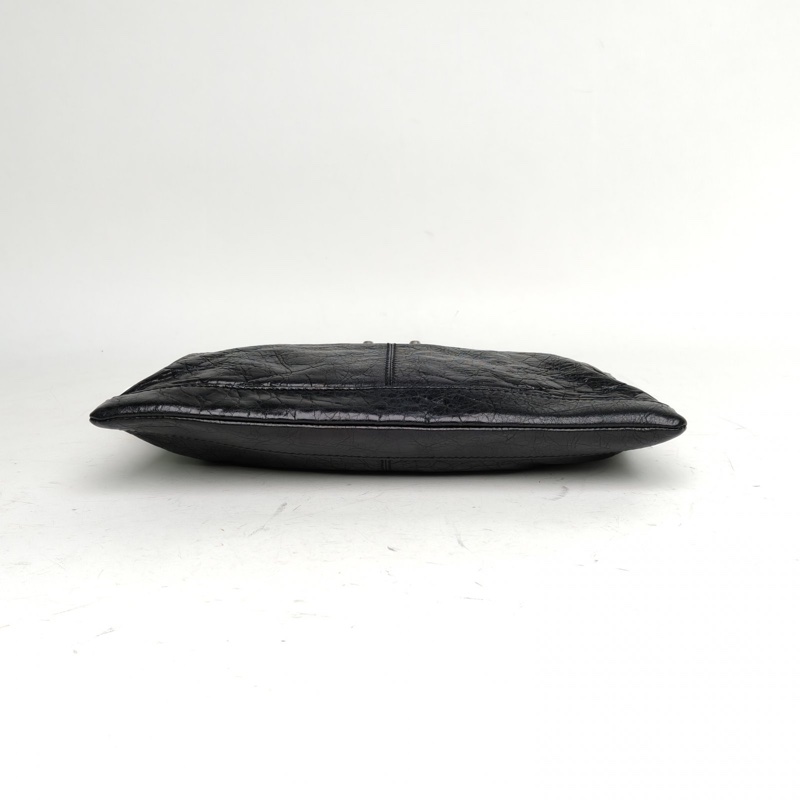 BALENCIAGA 黑色羊皮機車手拿包-2