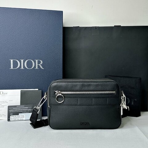 DIOR 全新Safari全皮革郵差包