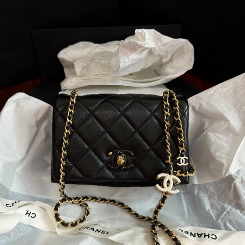 全新品 香奈兒/Chanel 黑金方胖子菱格羊皮白色琺瑯調節扣皮穿鏈斜挎包