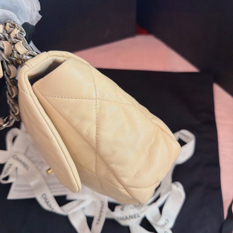 閒置新 香奈兒/Chanel 奶茶色金扣19bag小號-3
