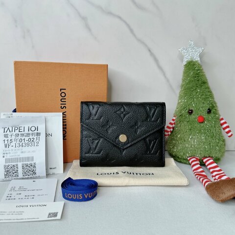 LV Victorine皮革信封短夾