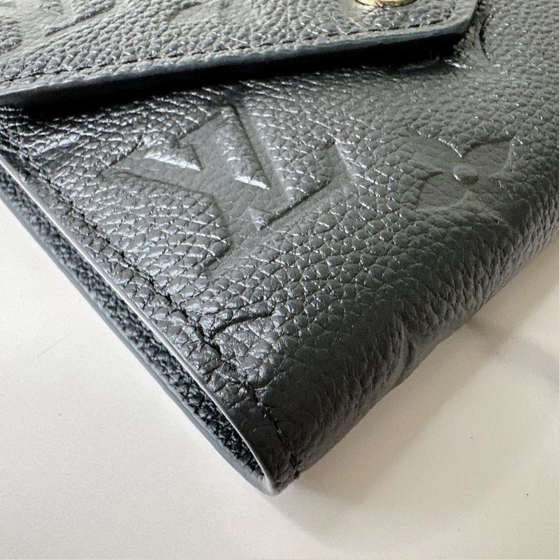 LV Victorine皮革信封短夾-11