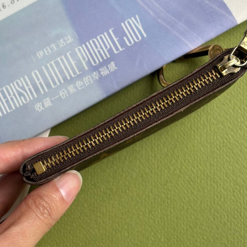 ::LOUIS VUITTON:: LV M62650 Monogram 經典花紋小型拉鍊鑰匙零錢包-11