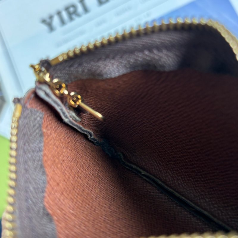 ::LOUIS VUITTON:: LV M62650 Monogram 經典花紋小型拉鍊鑰匙零錢包-14