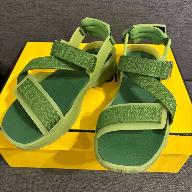 Fendi涼鞋 全新-15