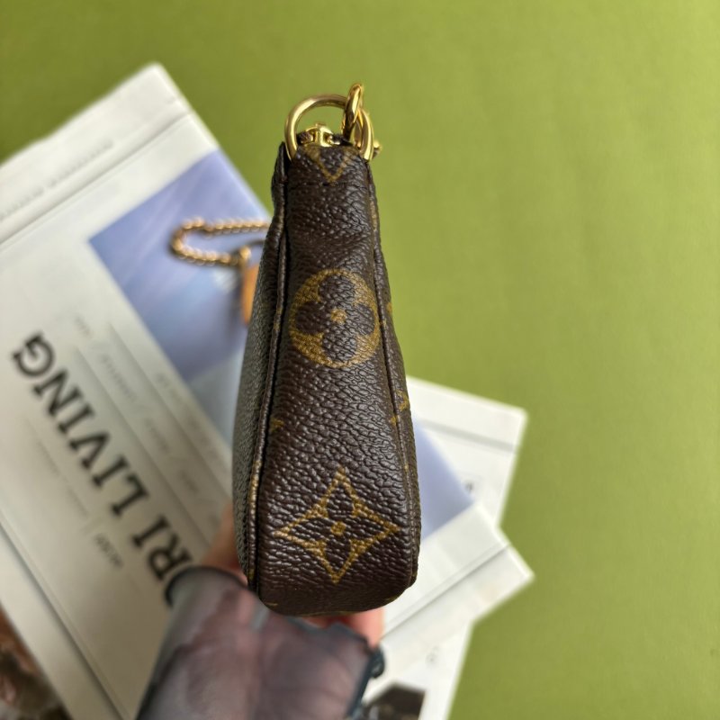 ::LOUIS VUITTON:: LV M58009 Monogram 經典花紋金鍊MINI麻將包 拉鍊錢包 小手提包-5
