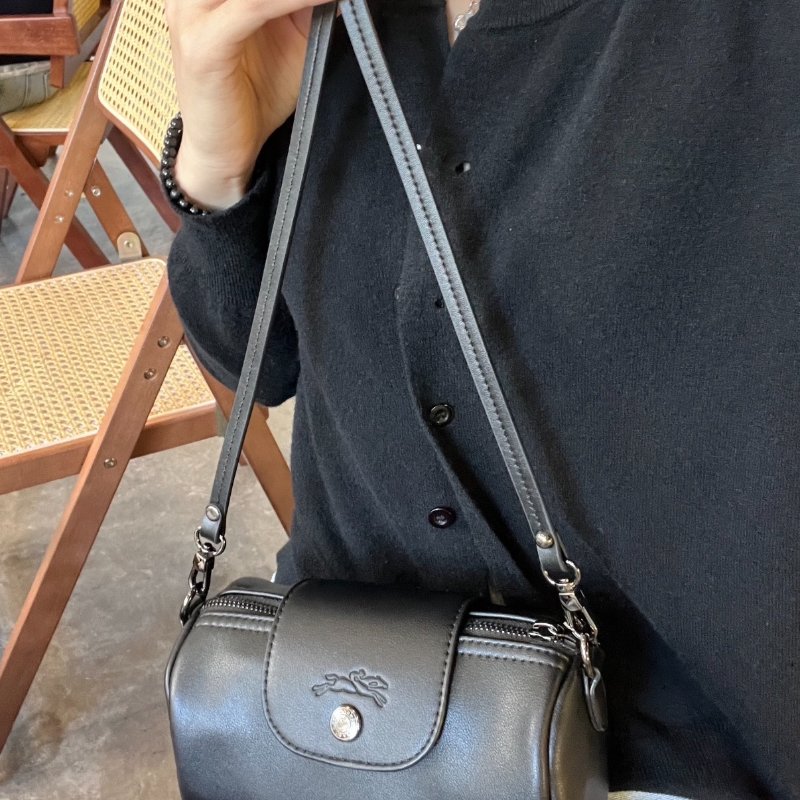 【現貨】 Longchamp 黑色圓筒包-2