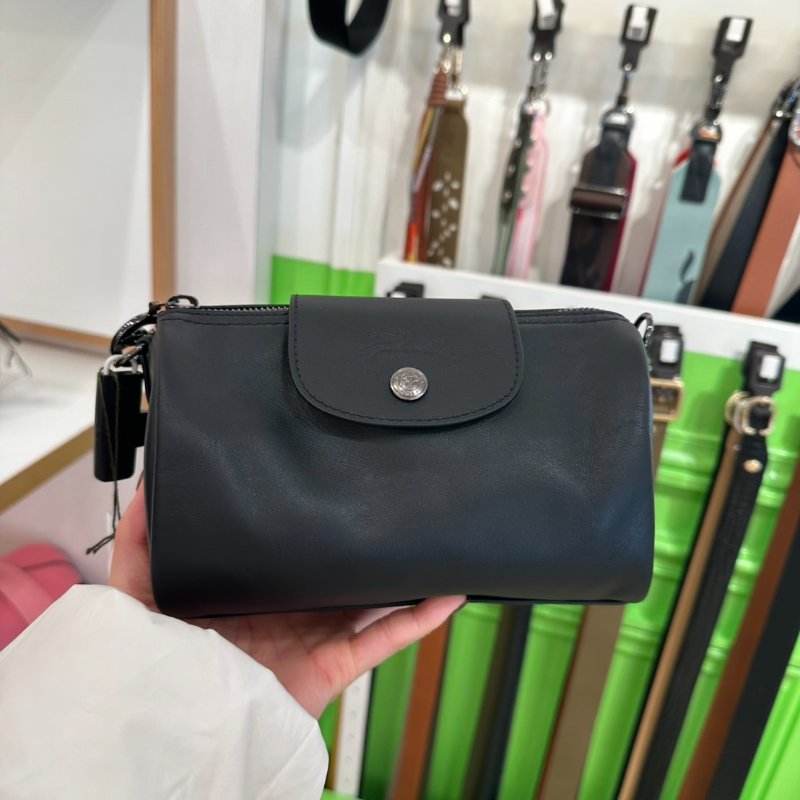 【現貨】 Longchamp 黑色圓筒包-7