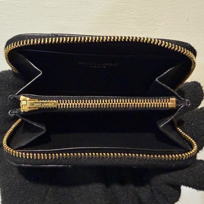 YSL CASSANDRE MATELASSÉ絎縫小羊皮零錢卡套錢包（黑金）-4