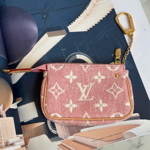 LV粉色丹寧白logo拉鏈零錢包👛