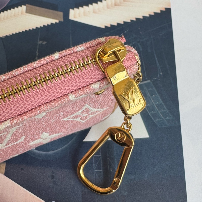 LV粉色丹寧白logo拉鏈零錢包👛-12
