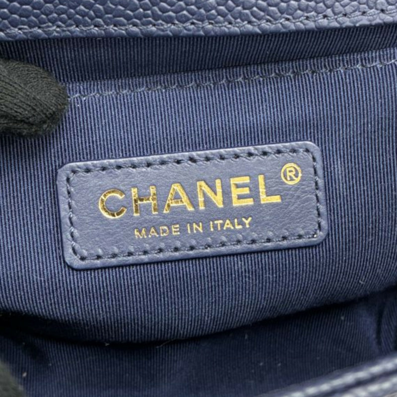 深藍色 荔枝紋 牛皮 Boy 20 鍊帶 肩背包 金釦【CHANEL 香奈兒】 A67085-3