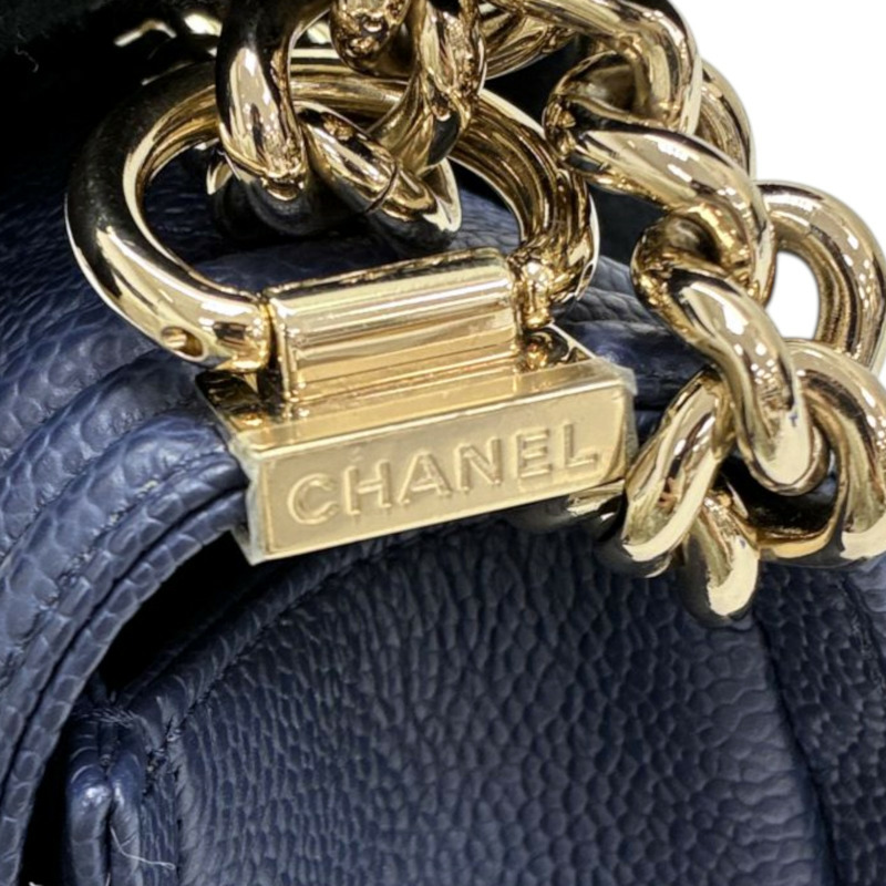 深藍色 荔枝紋 牛皮 Boy 20 鍊帶 肩背包 金釦【CHANEL 香奈兒】 A67085-7