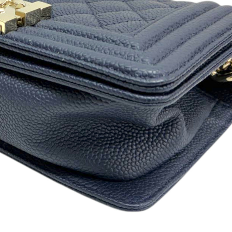 深藍色 荔枝紋 牛皮 Boy 20 鍊帶 肩背包 金釦【CHANEL 香奈兒】 A67085-9