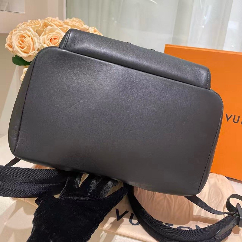 LV路易威登Racer老花壓紋雙肩包-4