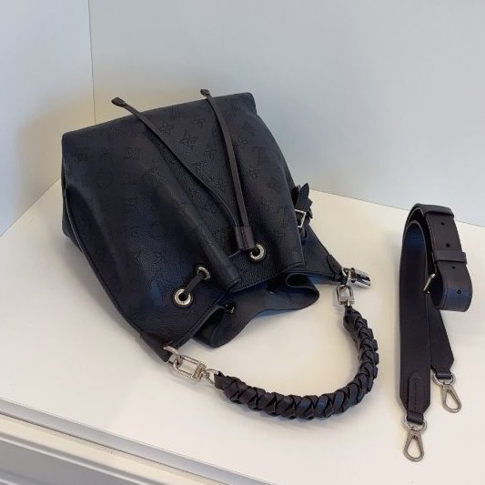 芯片款 路易威登/Louis Vuitton 全黑全皮Muria月光女神水桶包 銀扣-4