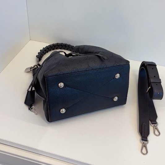芯片款 路易威登/Louis Vuitton 全黑全皮Muria月光女神水桶包 銀扣-7