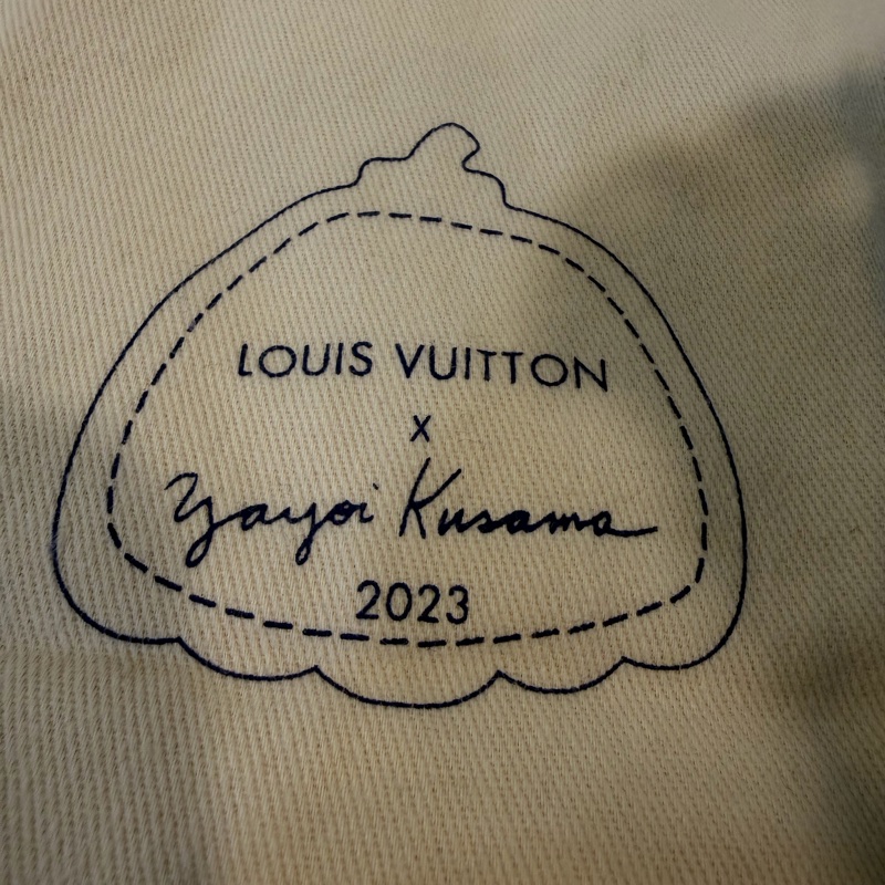 LV草間彌生2023聯名寶藍色水桶包nano Noé-32